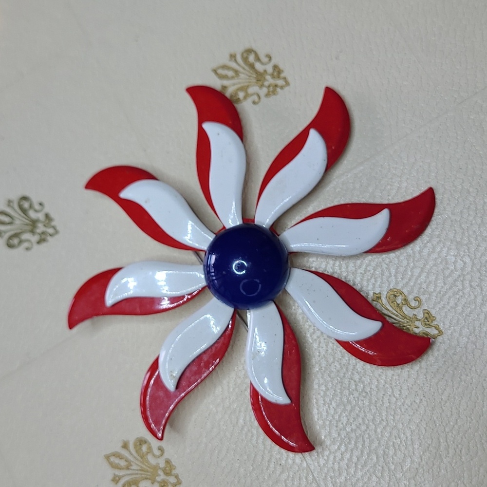 Large Vintage 1970s Enamel Flower Brooch Red White Blue